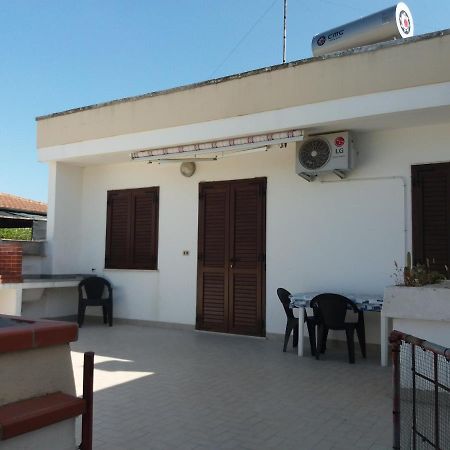 Appartamento Indipendente Nardy-Ros Torre dell'Orso Exterior foto